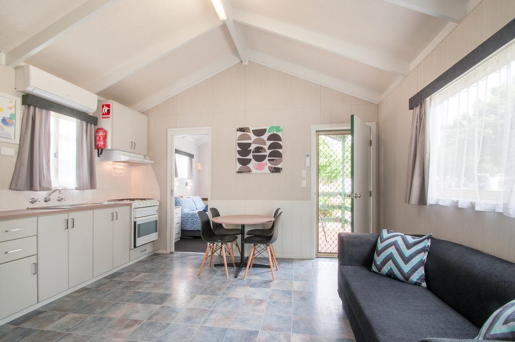 Warragul Gardens Holiday Park Екстериор снимка